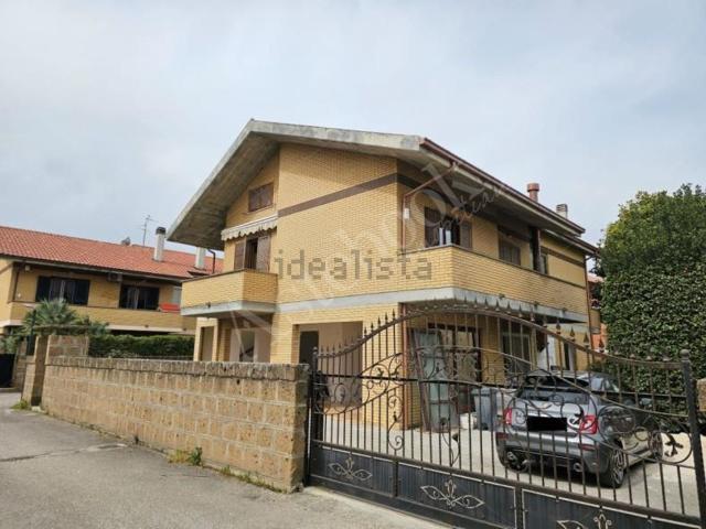 Appartamento in vendita di 206 m² in Via Adriatica Sud