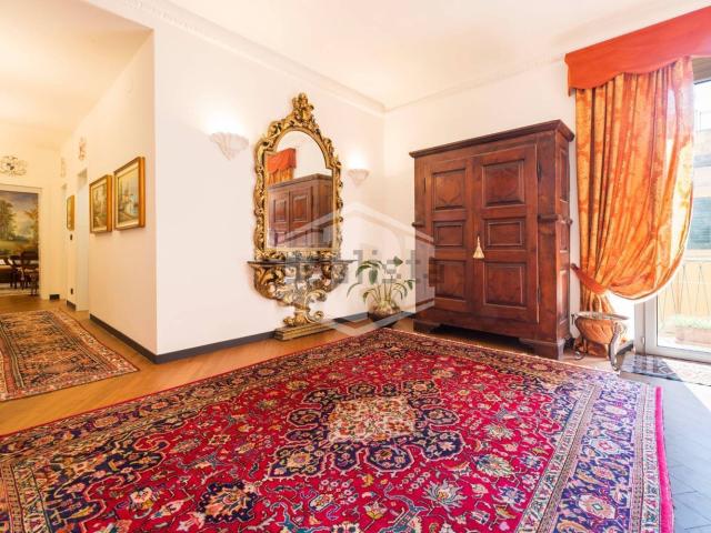 Appartamento in vendita di 206 m² in Via Assarotti