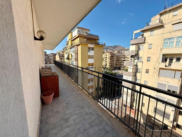 Appartamento in vendita di 206 m² in Via Francesco Cilea, 91