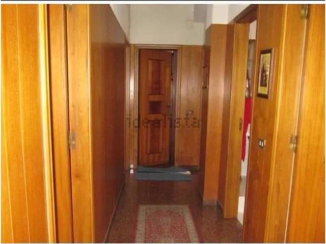Appartamento in vendita di 206 m² in Via Lazio, 14