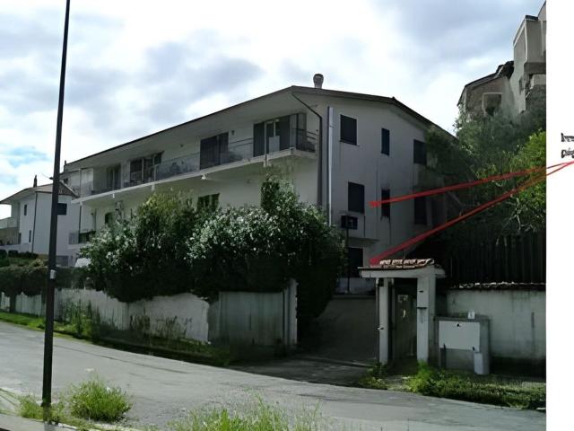 Appartamento in vendita di 206 m² in Via Luchino Visconti