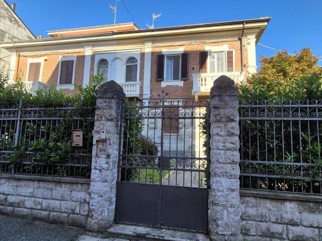 Appartamento in vendita di 206 m² in Via Novi, 7