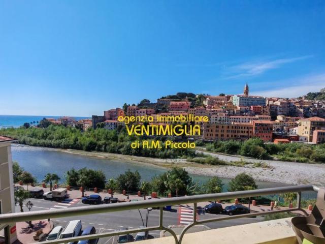 Appartamento in vendita di 206 m² in Via Roma, 14