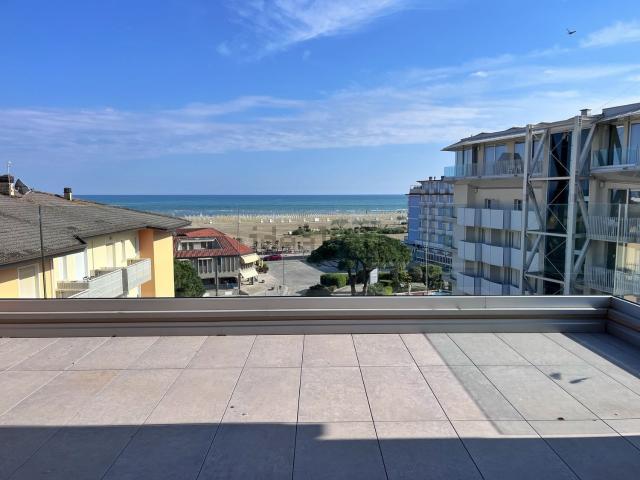 Appartamento in vendita di 206 m² in Viale Falconera, 92