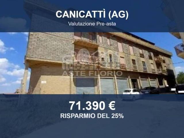 Appartamento in vendita di 207 m² in Via Carmelo Marchese Ragona, 5