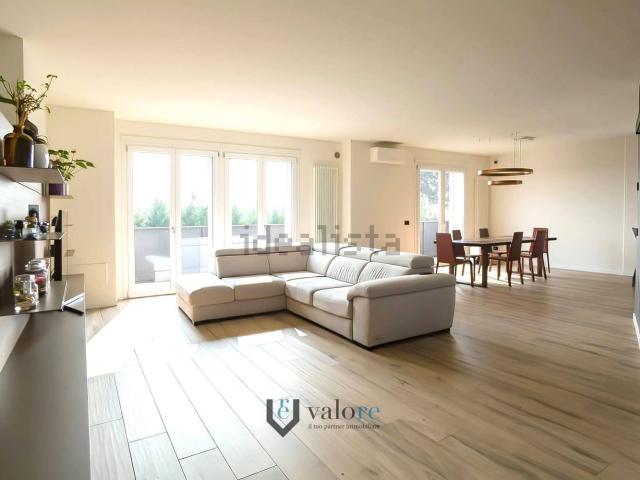 Appartamento in vendita di 207 m² in Via Cason, 15