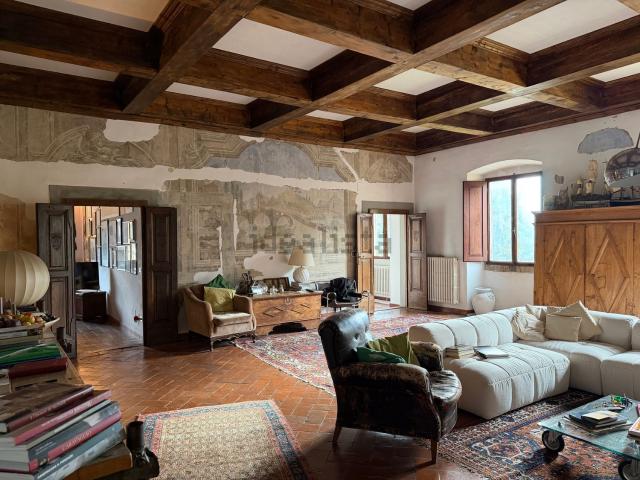 Appartamento in vendita di 207 m² in Via Aretina