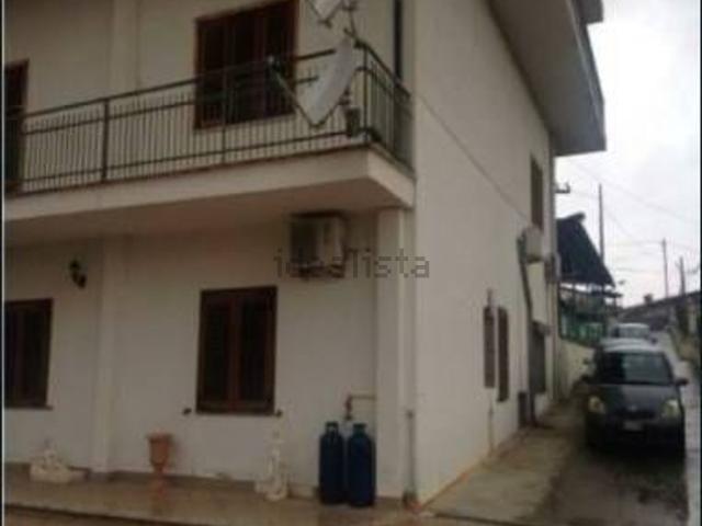 Appartamento in vendita di 207 m² in Via Bologna