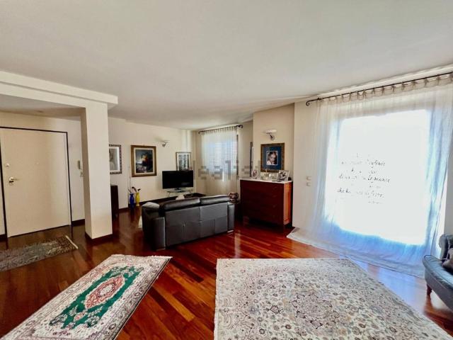 Appartamento in vendita di 207 m² in Via Giovanni Spadolini, 5