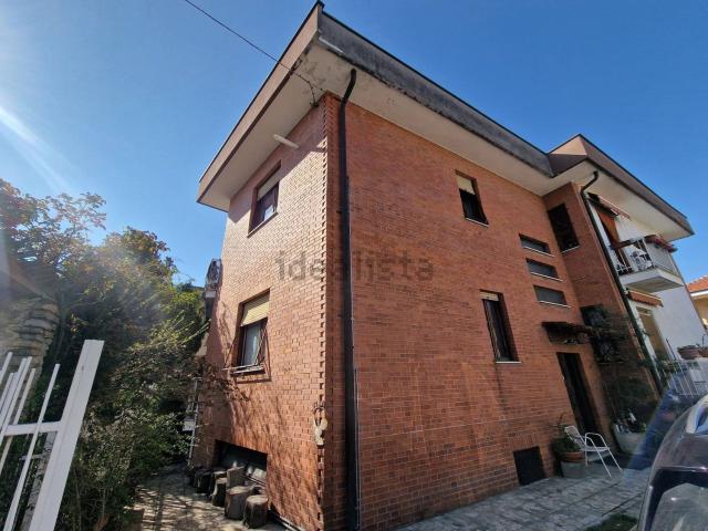 Appartamento in vendita di 207 m² in Via Edmondo de Amicis, 8