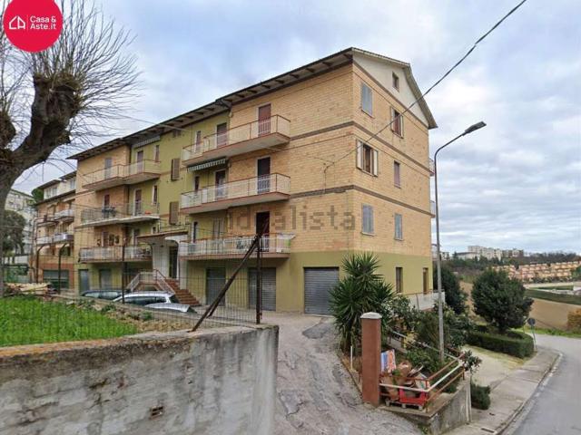 Appartamento in vendita di 207 m² in Via Luigi Longo, 9