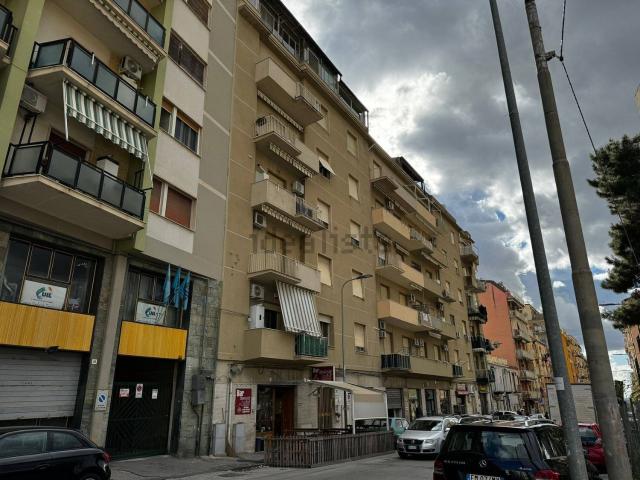 Appartamento in vendita di 207 m² in Via Napoleone Colajanni, 104
