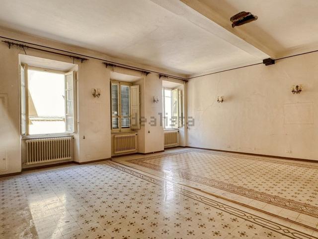 Appartamento in vendita di 207 m² in Via San Paolino