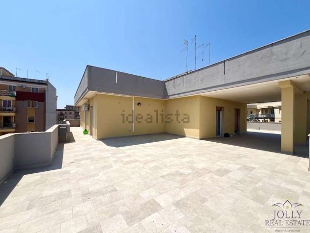 Appartamento in vendita di 207 m² in Via Tisia
