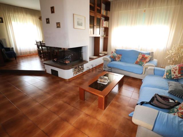 Appartamento in vendita di 207 m² in Via Trasimeno