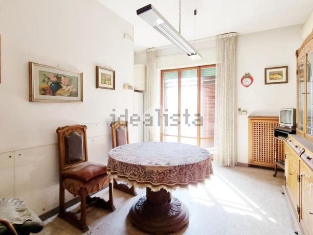 Appartamento in vendita di 207 m² in Viale Alcide De Gasperi, 232