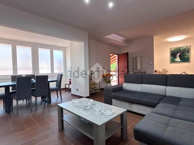 Appartamento in vendita di 207 m² in Viale della Regione Siciliana Nord Ovest, 11151