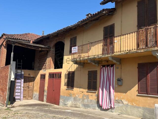 Appartamento in vendita di 207 m² in Frazione Valleandona, 75