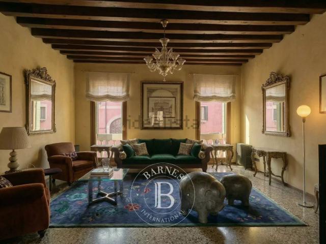 Appartamento in vendita di 208 m²