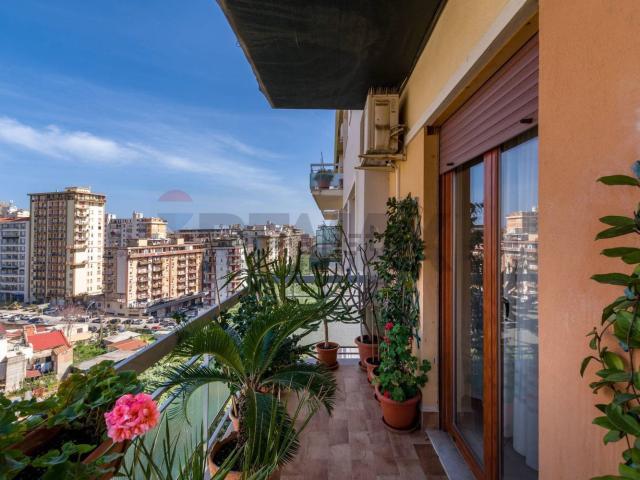 Appartamento in vendita di 208 m² in Via Ammiraglio Rizzo, 76