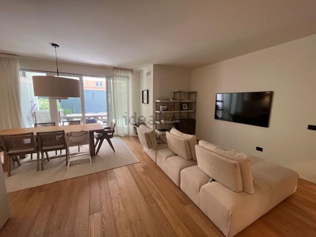 Appartamento in vendita di 208 m² in Via Domenico Carnevale