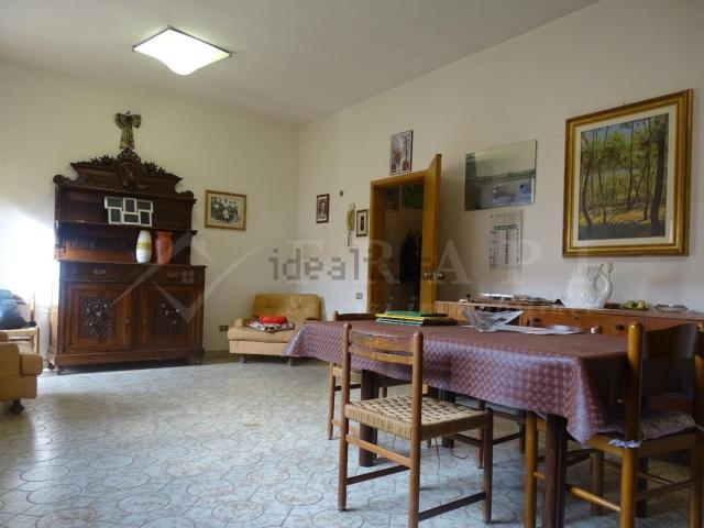 Appartamento in vendita di 208 m² in Via Enea Colzi