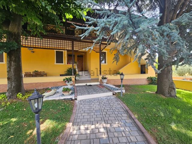 Appartamento in vendita di 208 m² in Via Fantascione, 131