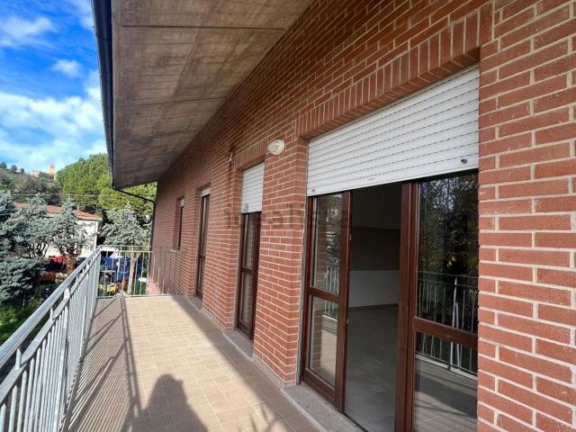 Appartamento in vendita di 208 m² in Via Fratelli Ottaviani