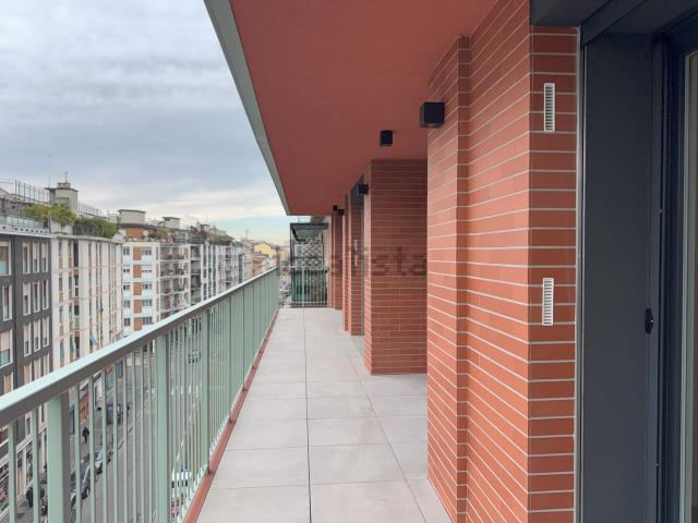 Appartamento in vendita di 208 m² in Via Luigi Canonica, 38