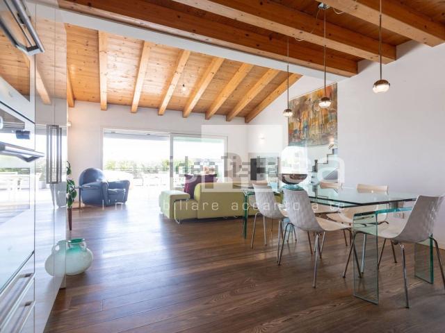 Appartamento in vendita di 208 m² in Via Plinio Il Vecchio, 43