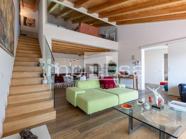 Appartamento in vendita di 208 m² in Via Plinio Il Vecchio, 43