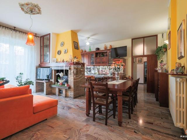 Appartamento in vendita di 208 m² in Via Prampolini