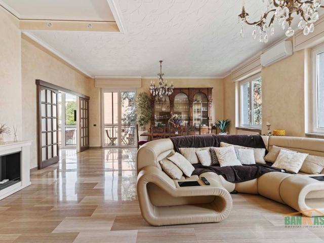 Appartamento in vendita di 208 m² in Via Privata Carlo Innocenzo Frugoni, 3