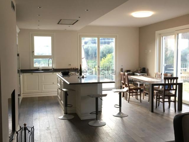 Appartamento in vendita di 208 m² in Località Gray, 12