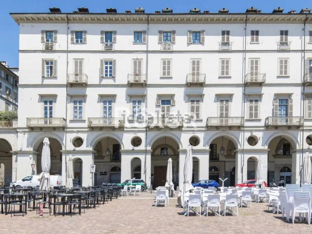 Appartamento in vendita di 208 m² in Piazza Vittorio Veneto, 21