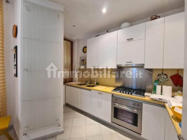 Appartamento in vendita di 208 m² in Strada Provinciale Lauretana