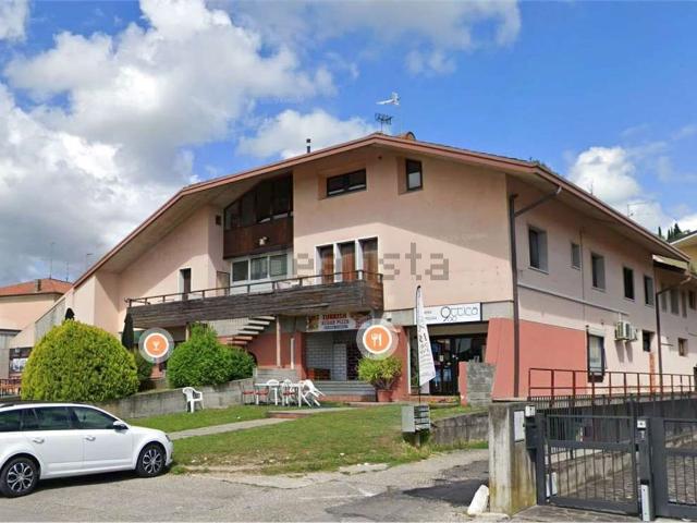 Appartamento in vendita di 209 m² in Via Giacomo Matteotti, 3