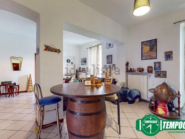 Appartamento in vendita di 209 m² in Via Mario Maggioli, 14