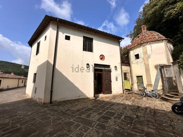 Appartamento in vendita di 209 m² in Via Volterrana, 100