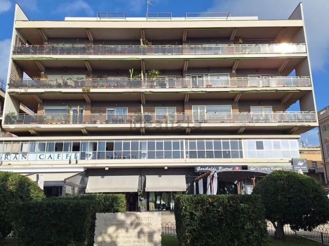 Appartamento in vendita di 209 m² in Galleria Giuseppe Garibaldi, 9