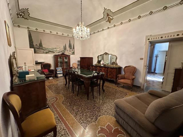 Appartamento in vendita di 210 m²
