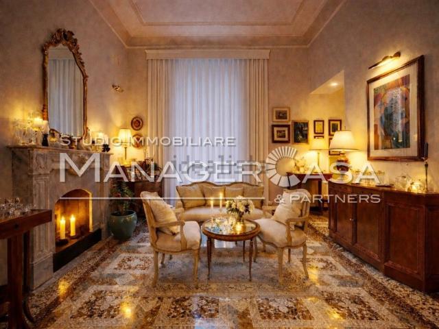 Appartamento in vendita di 210 m² in Via Corsica