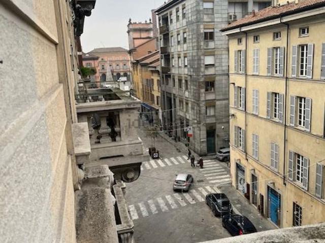 Appartamento in vendita di 210 m² in Via Camillo Benso Cavour