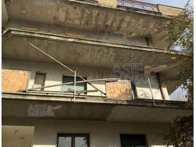 Appartamento in vendita di 210 m² in Via Carlo Alberto Dalla Chiesa