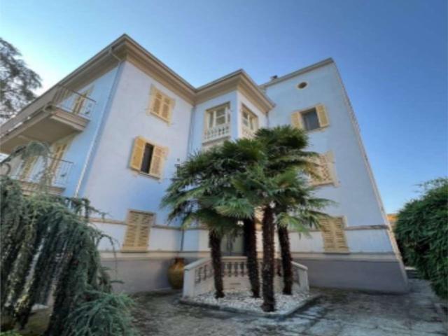 Appartamento in vendita di 210 m² in Via Carlo Noè, 34