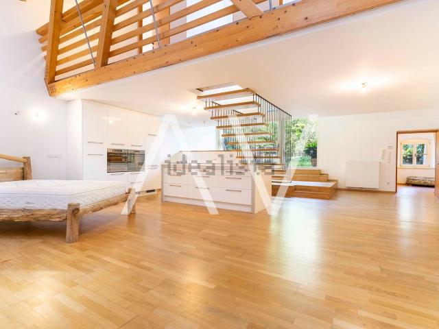 Appartamento in vendita di 210 m² in Via Castel Roncolo, 22