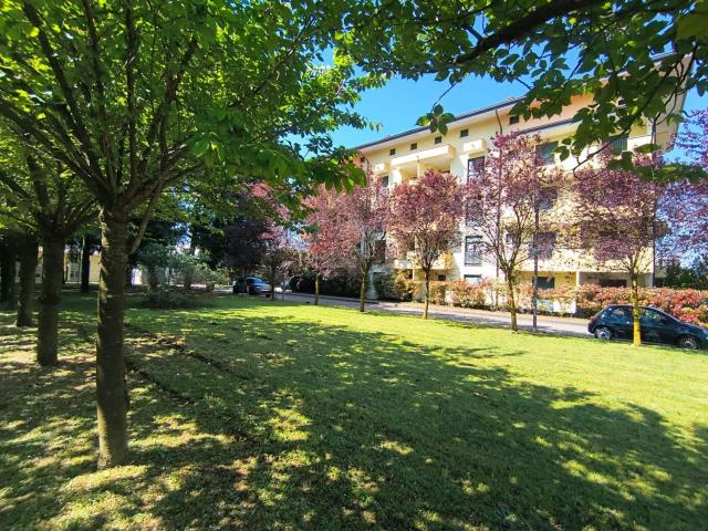 Appartamento in vendita di 210 m² in Via Ceredo
