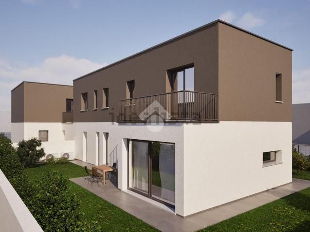 Appartamento in vendita di 210 m² in Via Antonio Zezzos