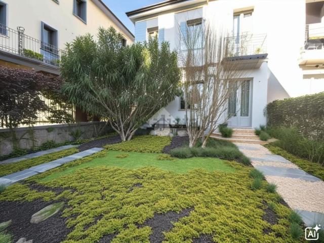 Appartamento in vendita di 210 m² in Via Antonio Rosmini, 1
