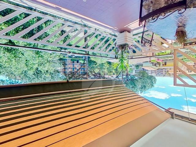 Appartamento in vendita di 210 m² in Via Anagnina